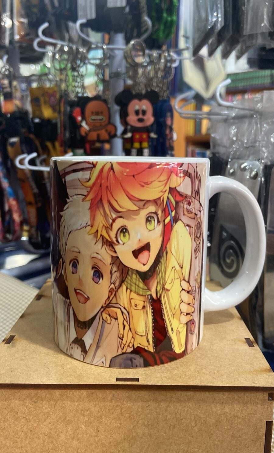 Caneca The Promised Neverland Anime